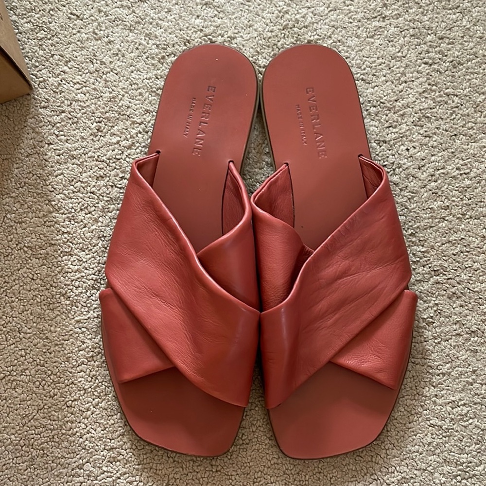 Everlane Italian leather sandal. Size 7